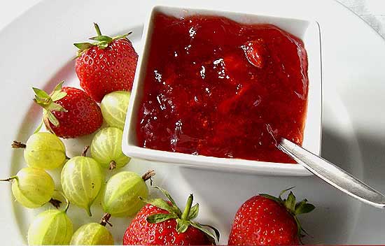 Erdbeermarmelade mit Stachelbeeren rezept